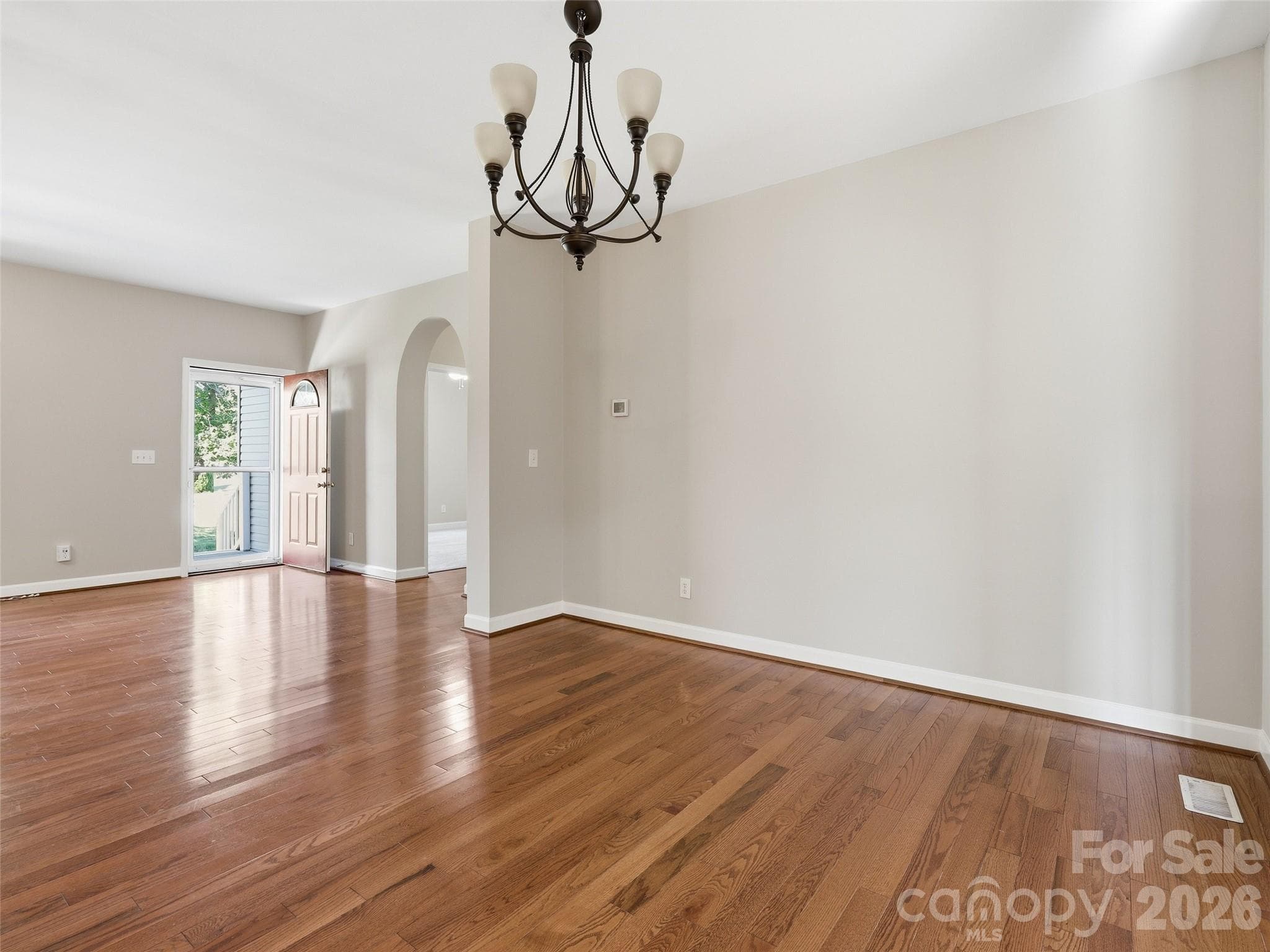 Single Family Residence at 209 Beechnut Drive, Hendersonville, photo 7 of 48