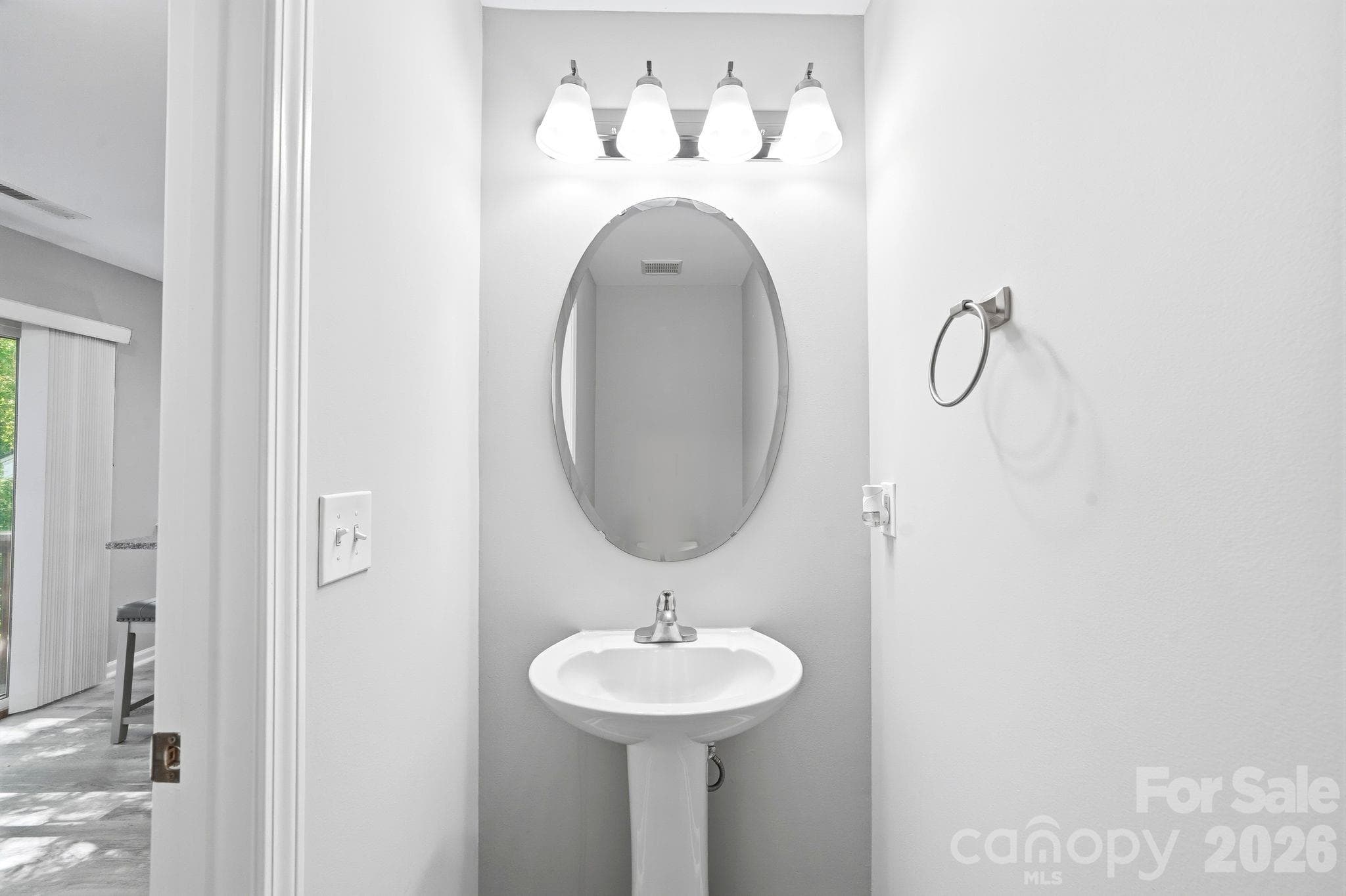 Powder Room - 687 Rock Lake Glen, Fort Mill