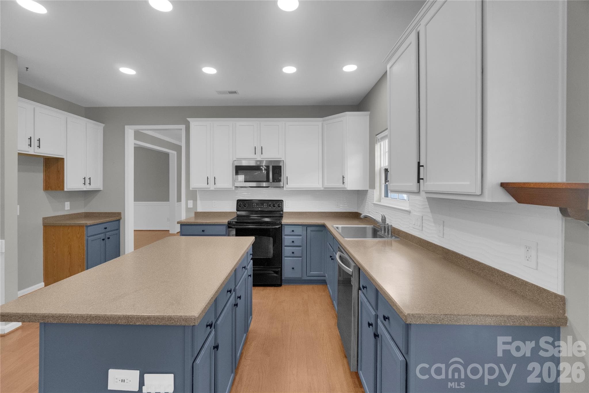 Single Family Residence at Matthews, photo 3 of 48