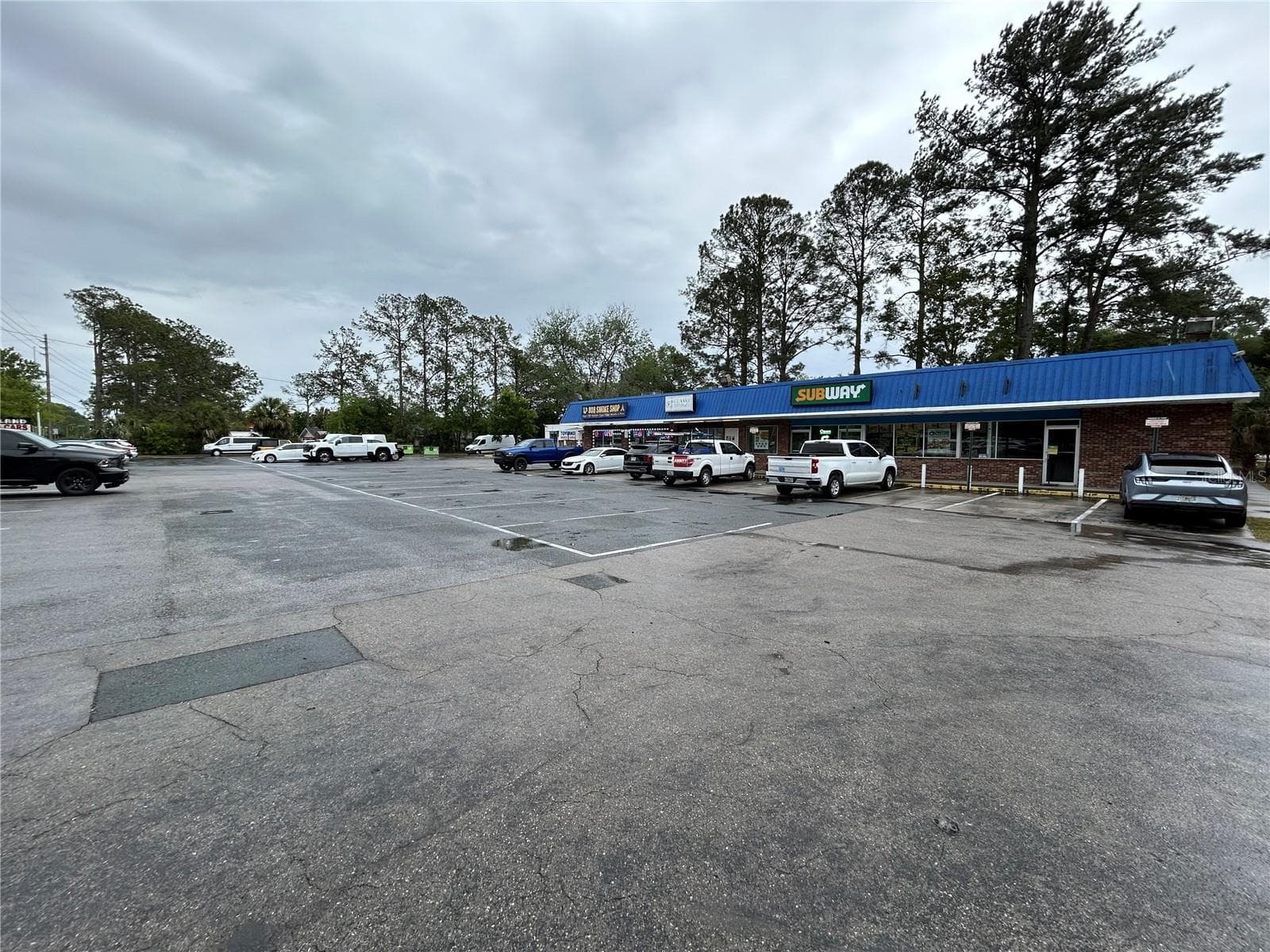 Retail at 203-221 NE 39TH AVE, GAINESVILLE, photo 3 of 8
