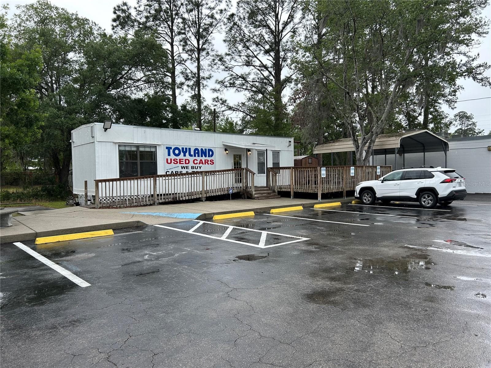 Retail at 241 NE 39TH AVE, GAINESVILLE, photo 2 of 8