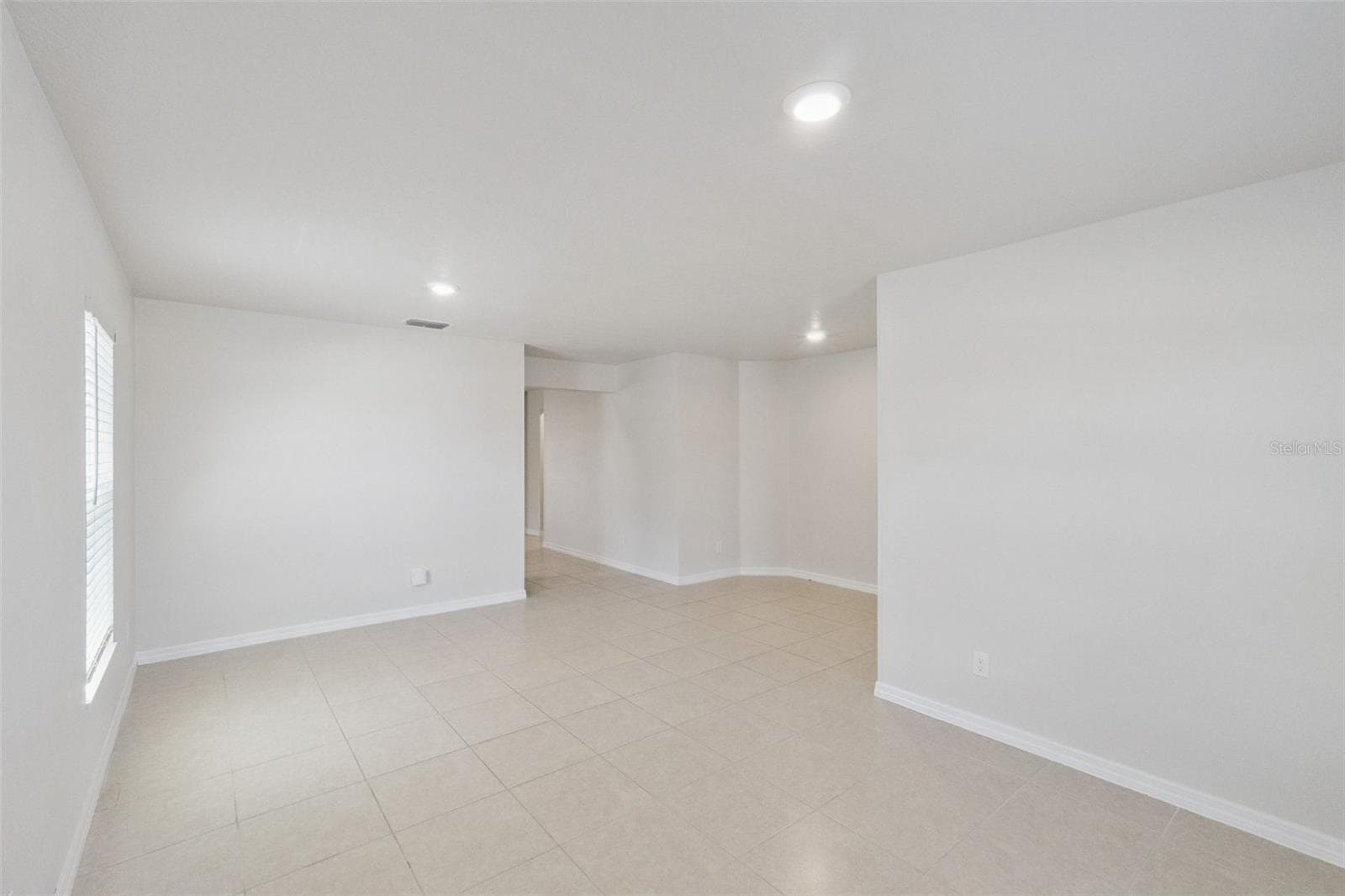 Single Family Residence at 1729 CANAAN LOOP, DUNDEE, photo 6 of 33