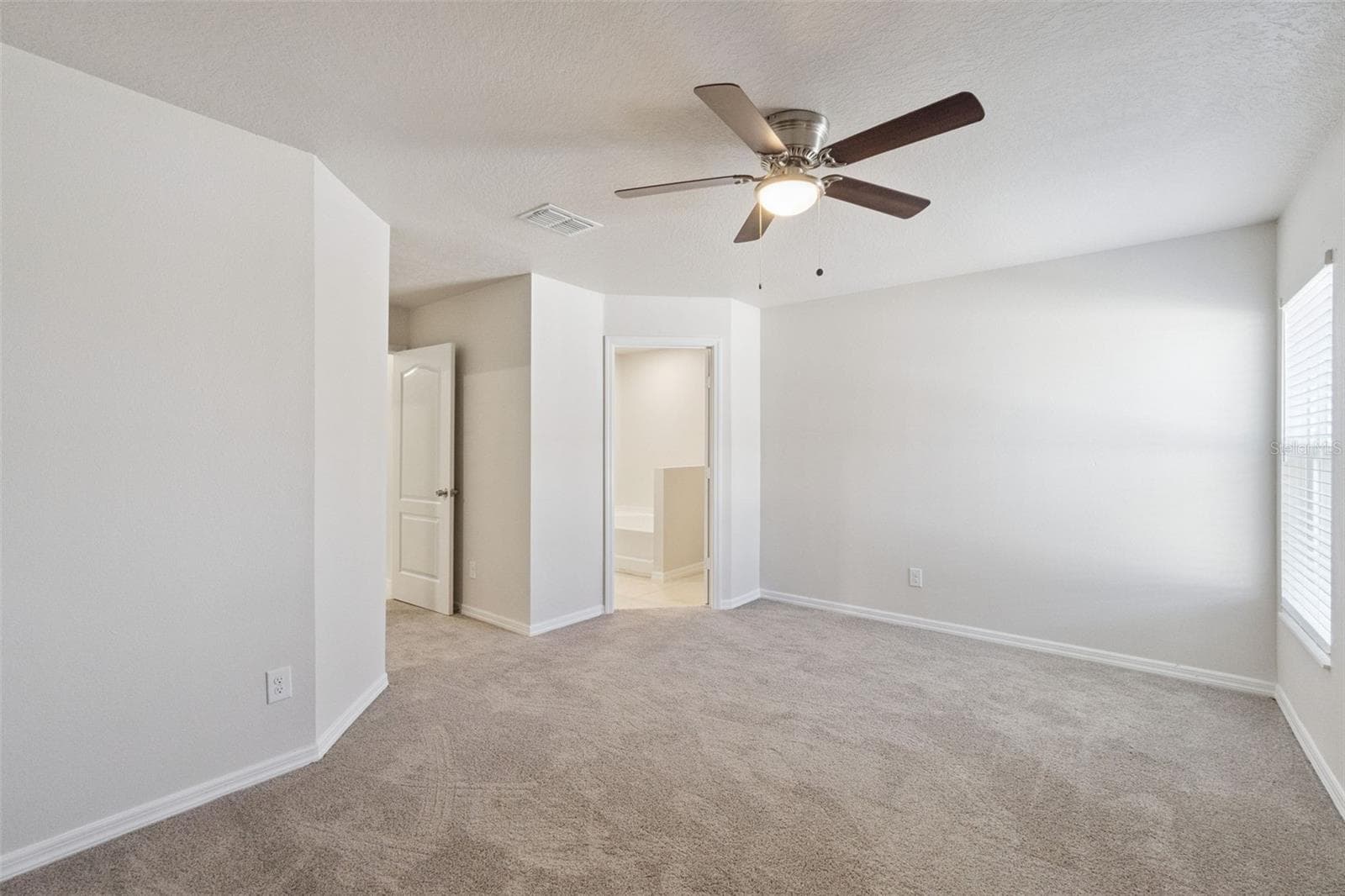 Single Family Residence at 1729 CANAAN LOOP, DUNDEE, photo 15 of 33