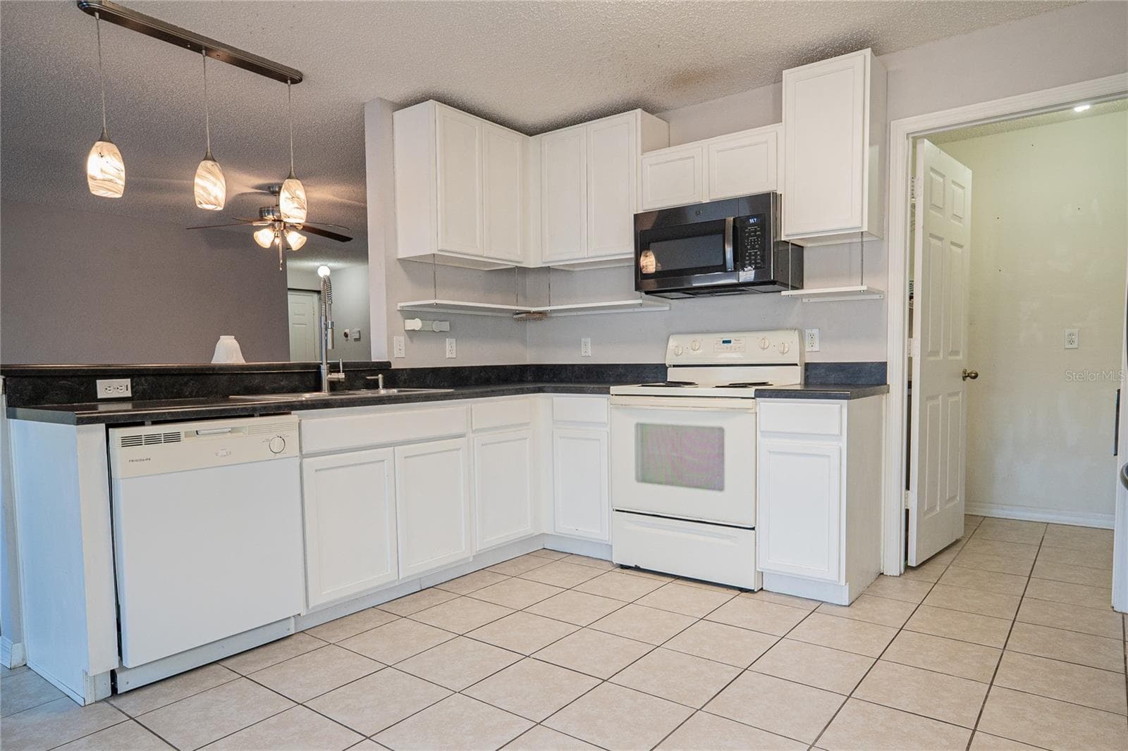 Single Family Residence at 1836 RIDGE VALLEY ST, CLERMONT, photo 17 of 45