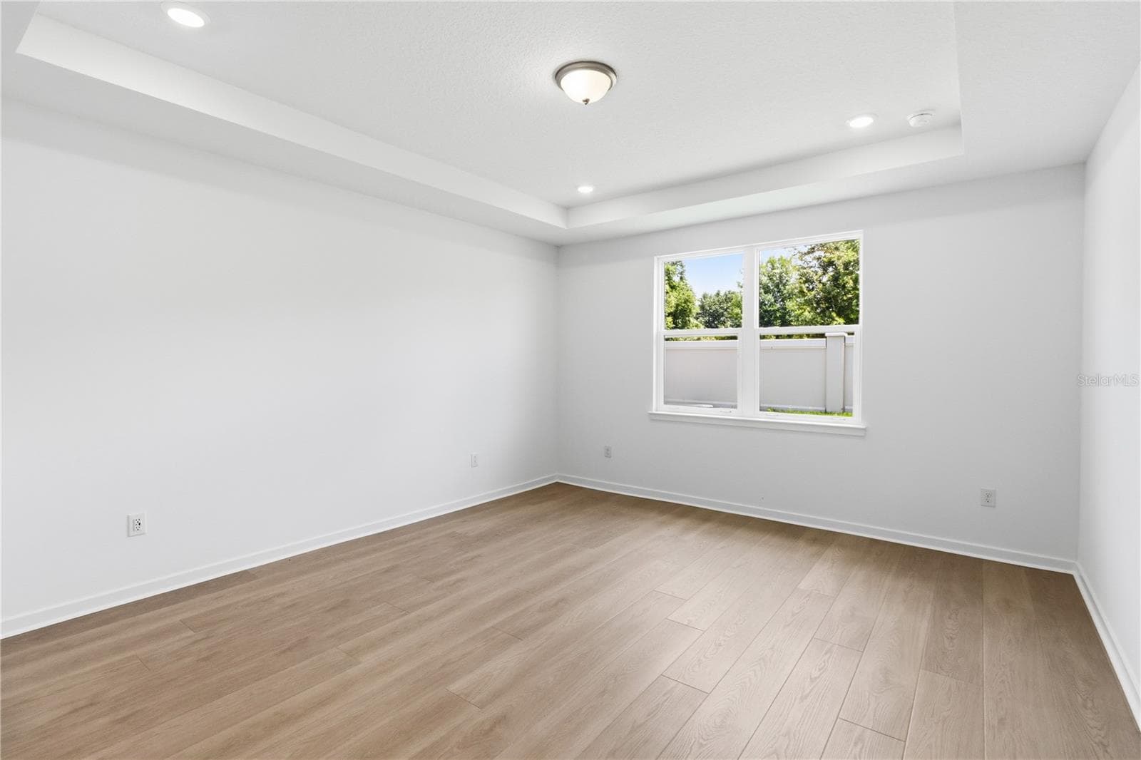 Versatile flex space that can adapt as your life and needs change. - 13824 SUNLIGHT MEADOW DR, RIVERVIEW