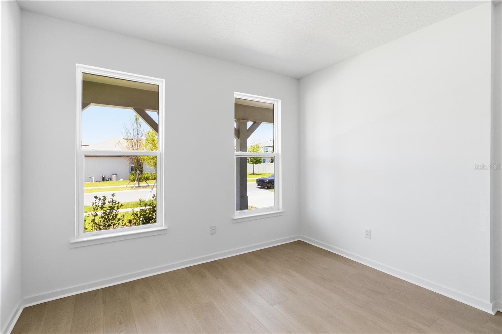 Comfortable bedroom with natural light and space to make it your own. - 13824 SUNLIGHT MEADOW DR, RIVERVIEW