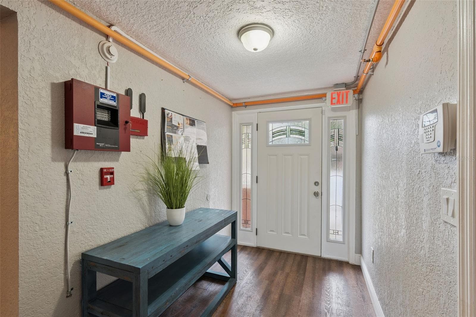 large foyer - 78 S WINTER PARK DR, CASSELBERRY