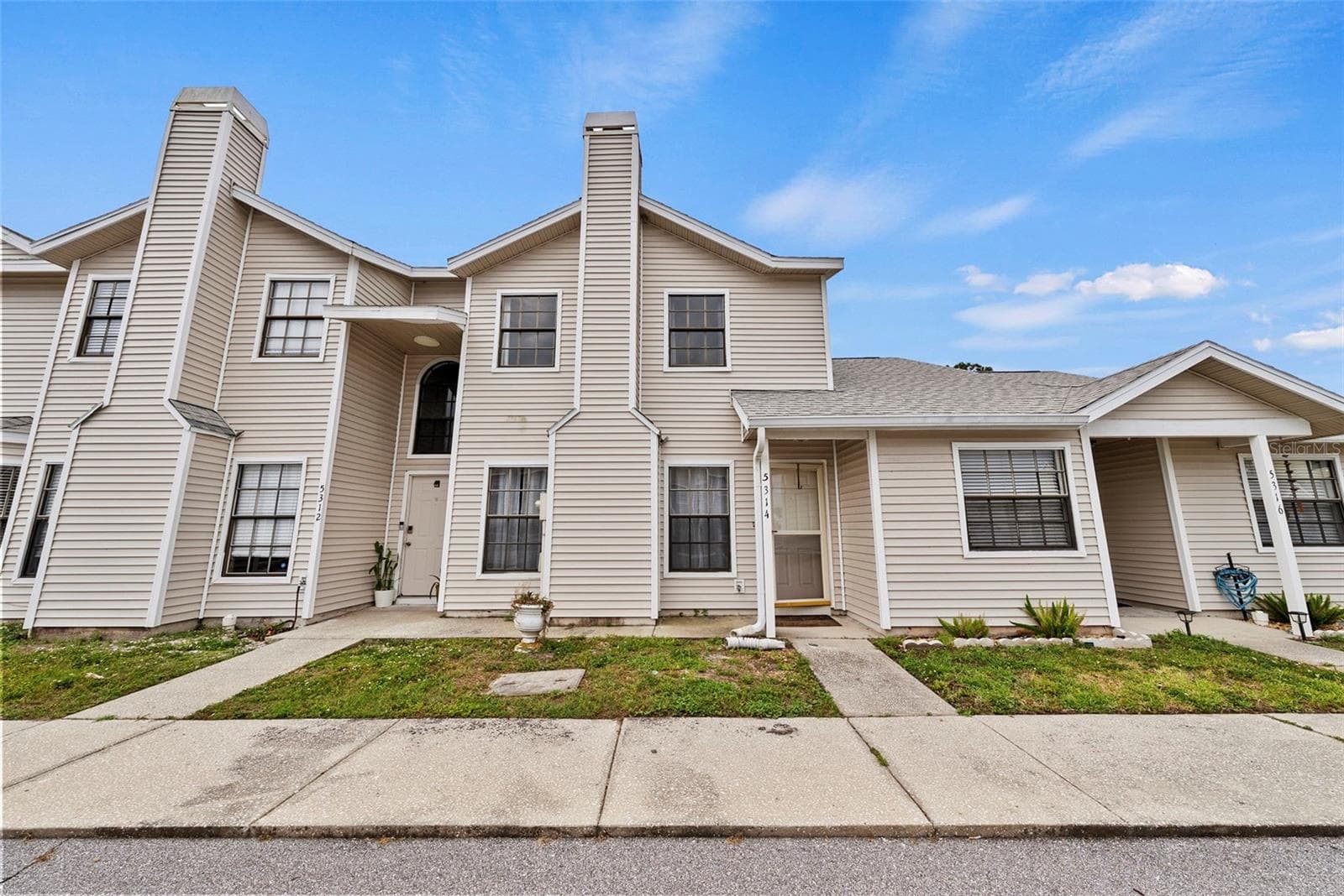 Townhouse at 5314 ABINGER CT, TAMPA, photo 2 of 40