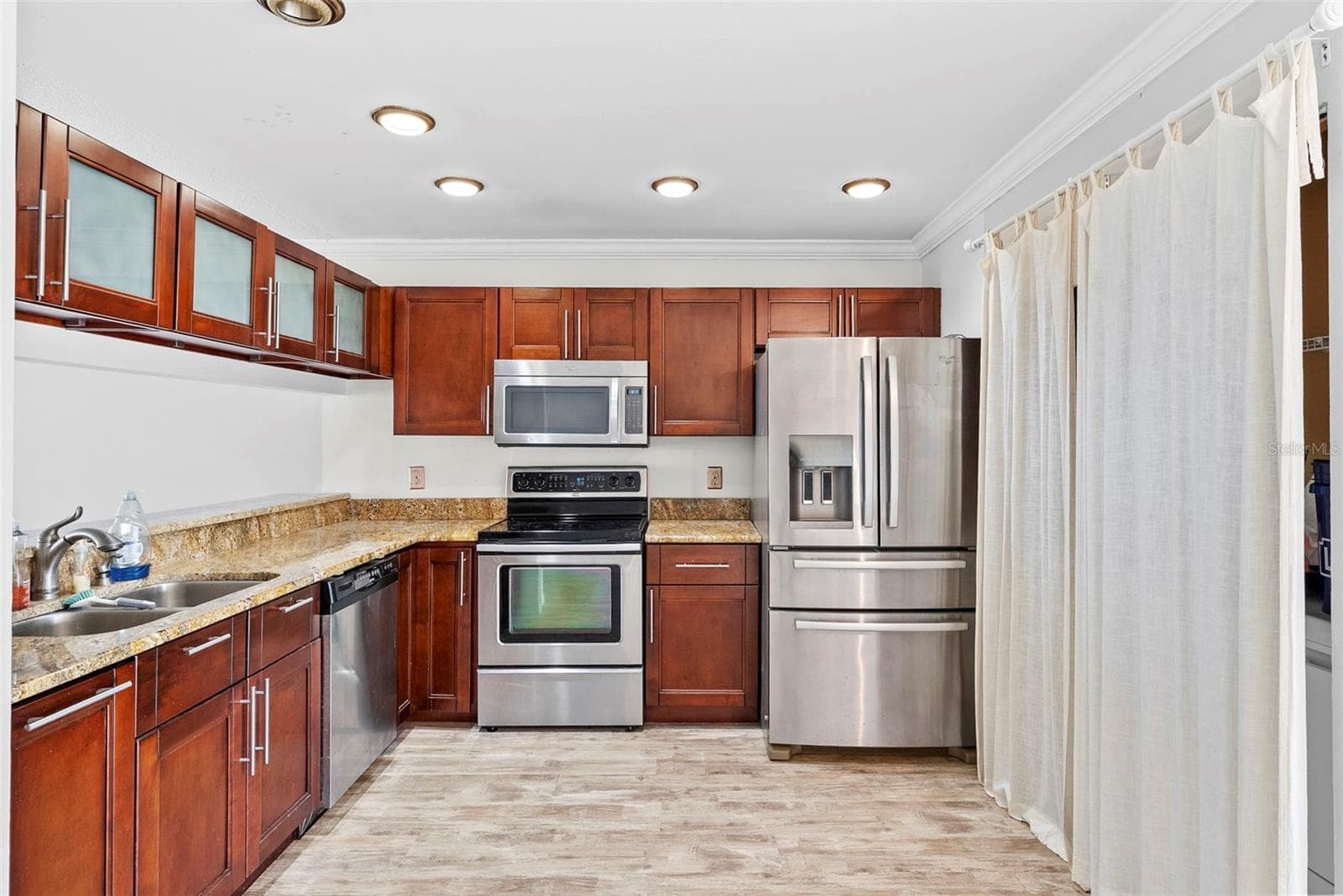 Townhouse at 5314 ABINGER CT, TAMPA, photo 6 of 40