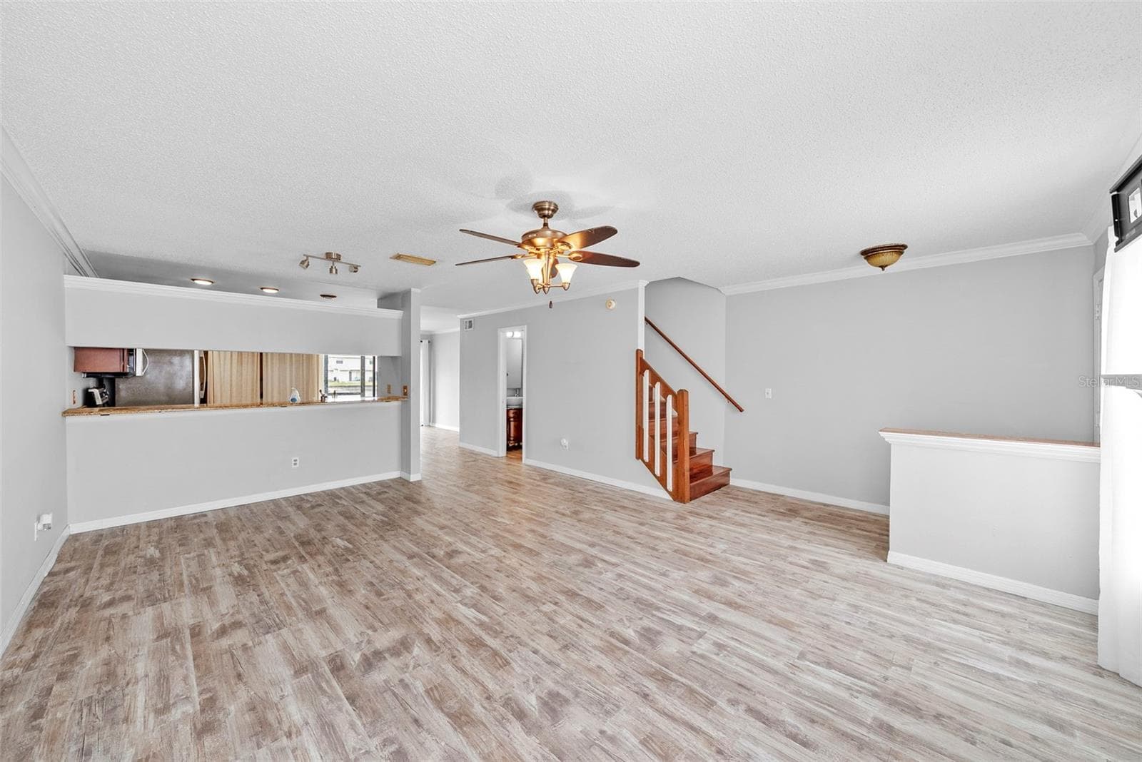 Townhouse at 5314 ABINGER CT, TAMPA, photo 4 of 40
