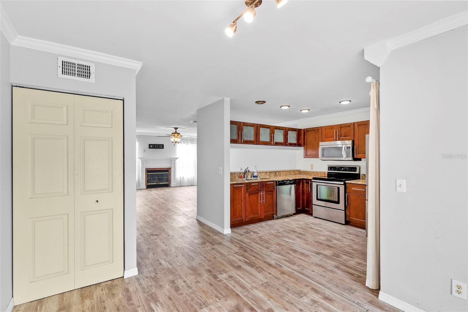 Townhouse at 5314 ABINGER CT, TAMPA, photo 18 of 40