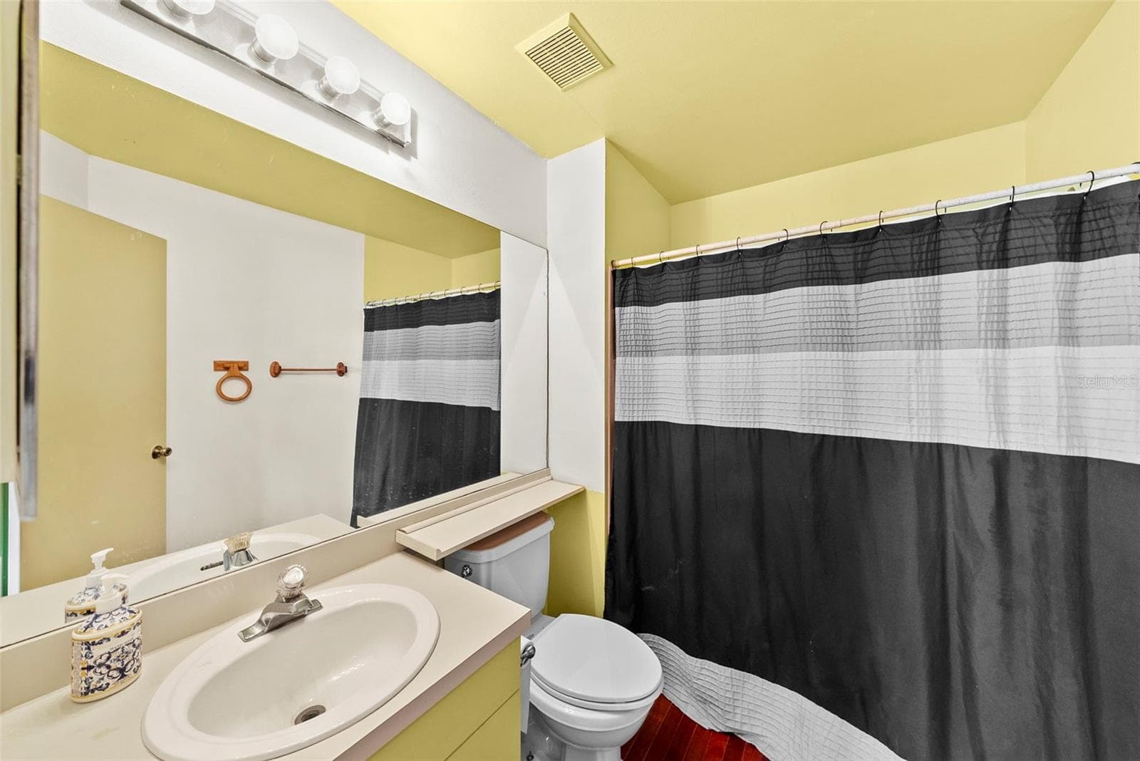 Townhouse at 5314 ABINGER CT, TAMPA, photo 33 of 40