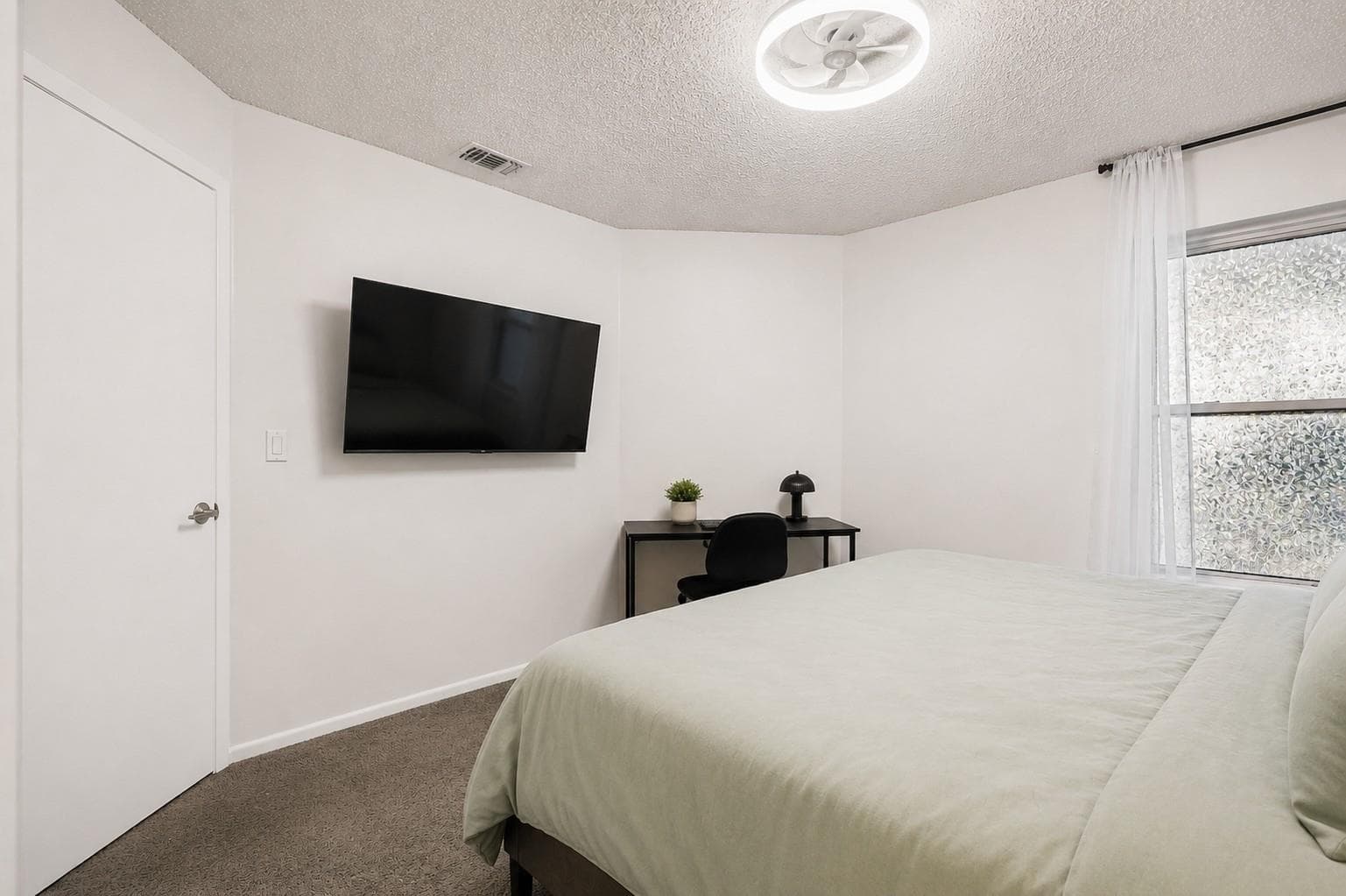 Room 1 - 2548 GRASSY POINT DR #202, LAKE MARY