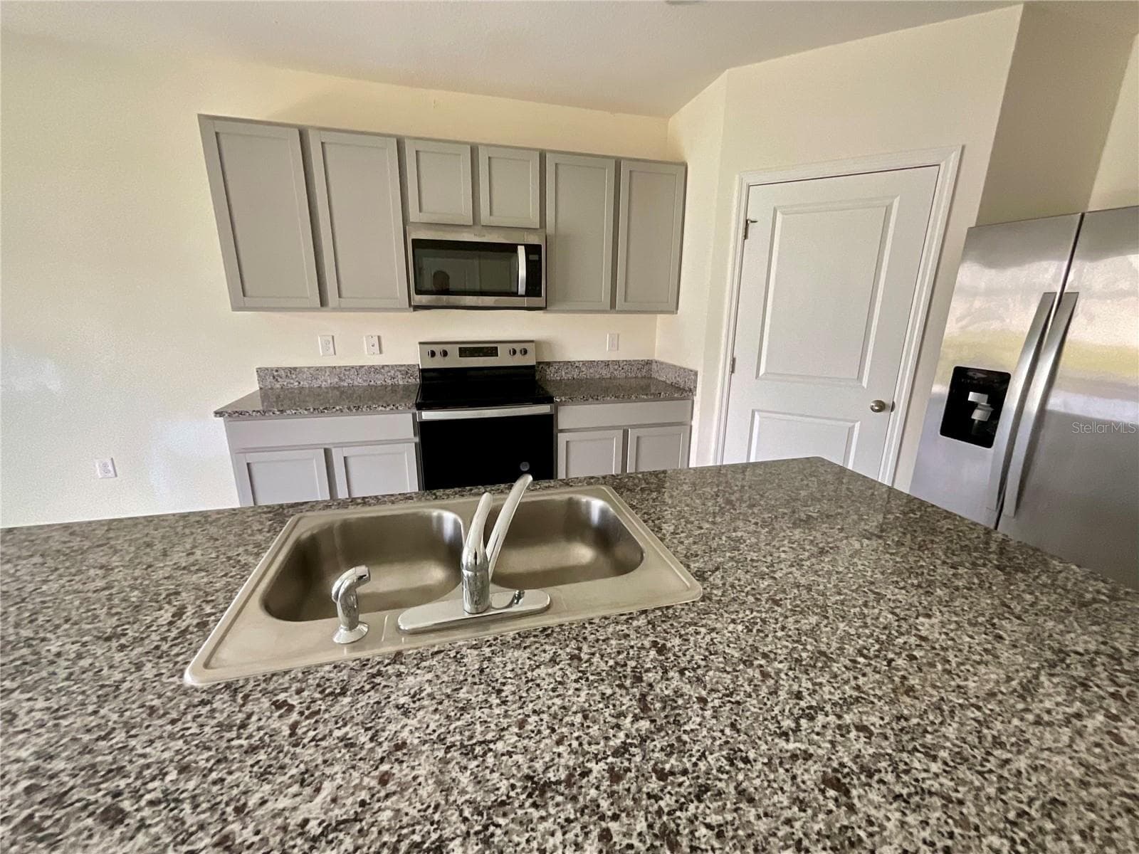 Single Family Residence at 33409 FIELD MAPLE LOOP, WESLEY CHAPEL, photo 4 of 27
