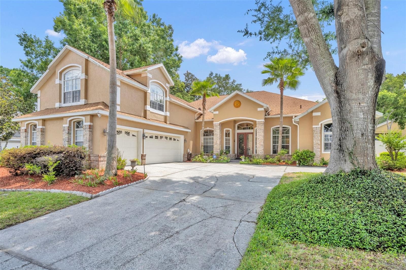 2518 EMERALD TREE LN