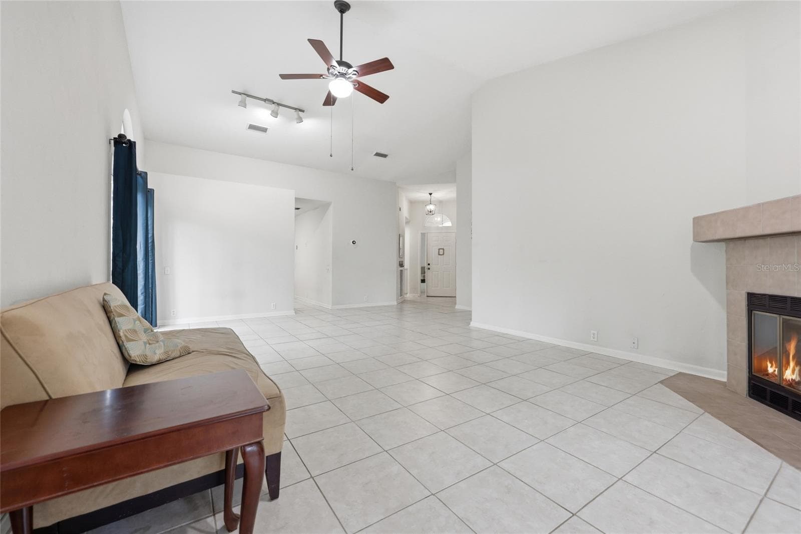 Single Family Residence at 1736 NW 16TH PL, GAINESVILLE, photo 5 of 25