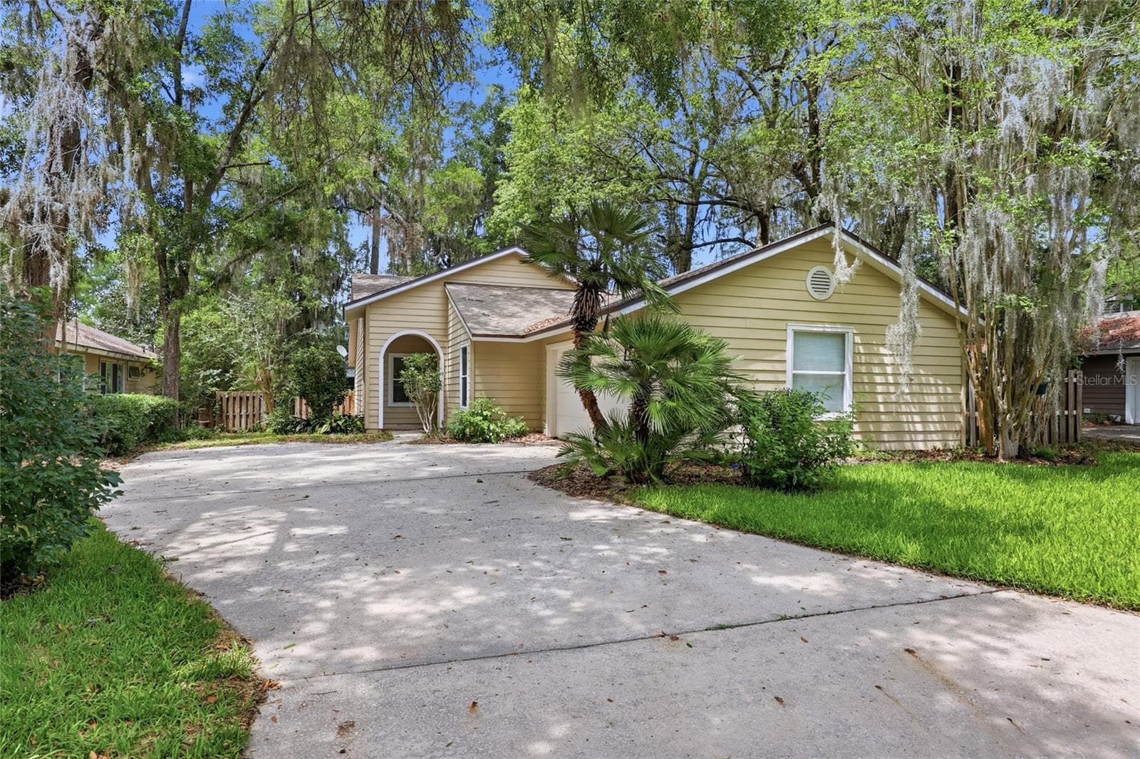 Single Family Residence at 1736 NW 16TH PL, GAINESVILLE, photo 23 of 25
