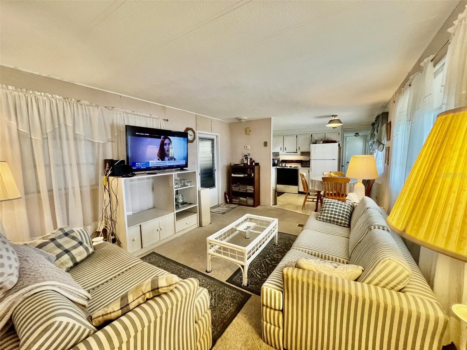 Mobile Home at 130 MELODY LN, TARPON SPRINGS, photo 6 of 47