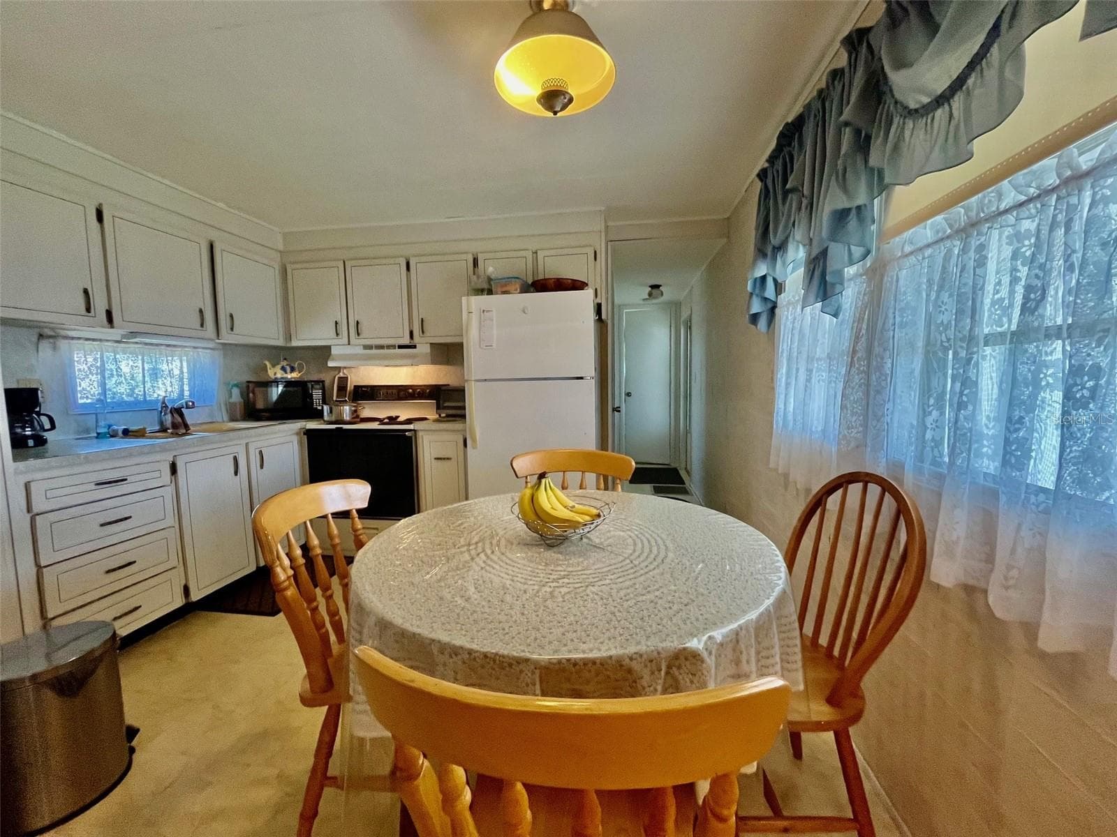 Mobile Home at 130 MELODY LN, TARPON SPRINGS, photo 9 of 47