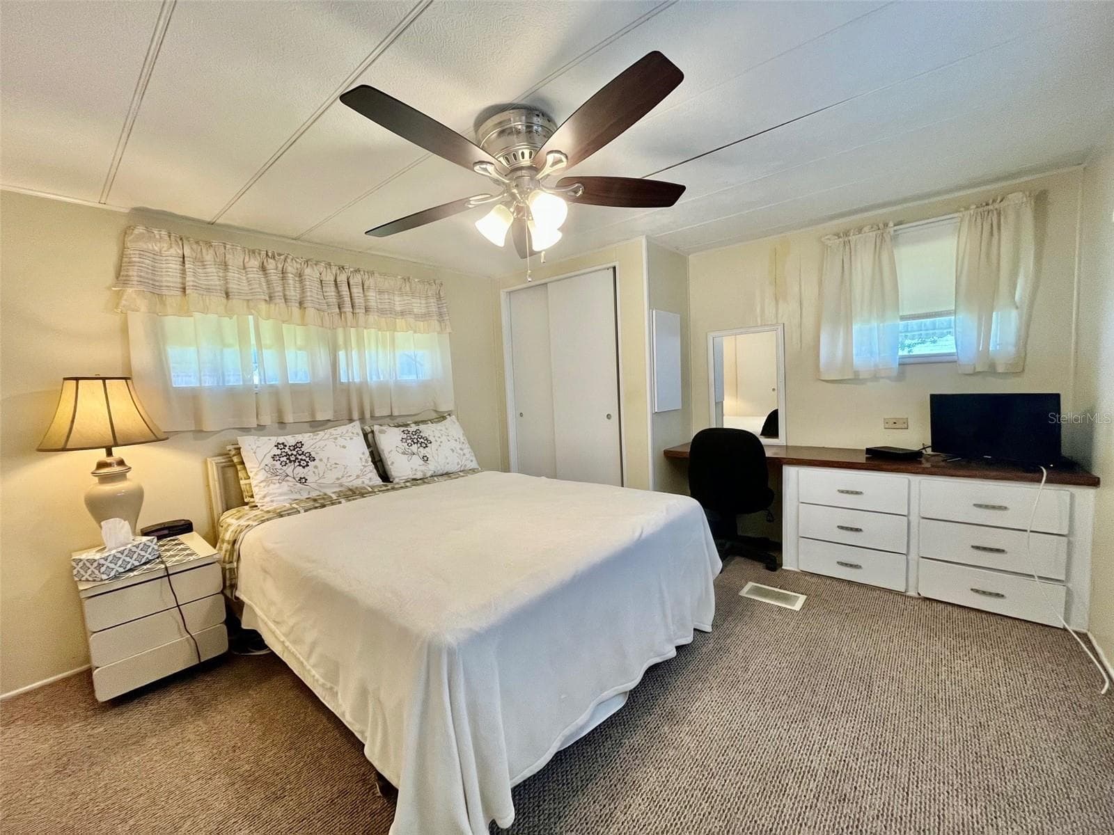 Mobile Home at 130 MELODY LN, TARPON SPRINGS, photo 10 of 47