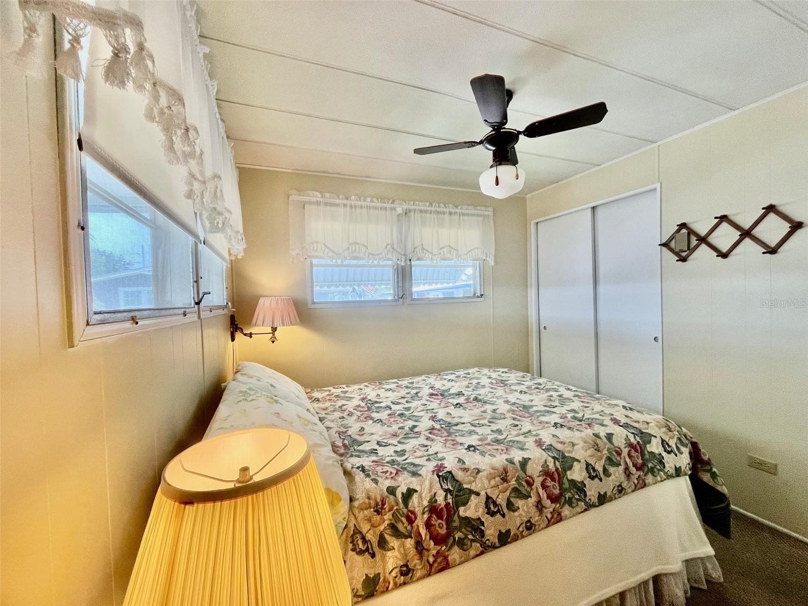 Mobile Home at 130 MELODY LN, TARPON SPRINGS, photo 14 of 47