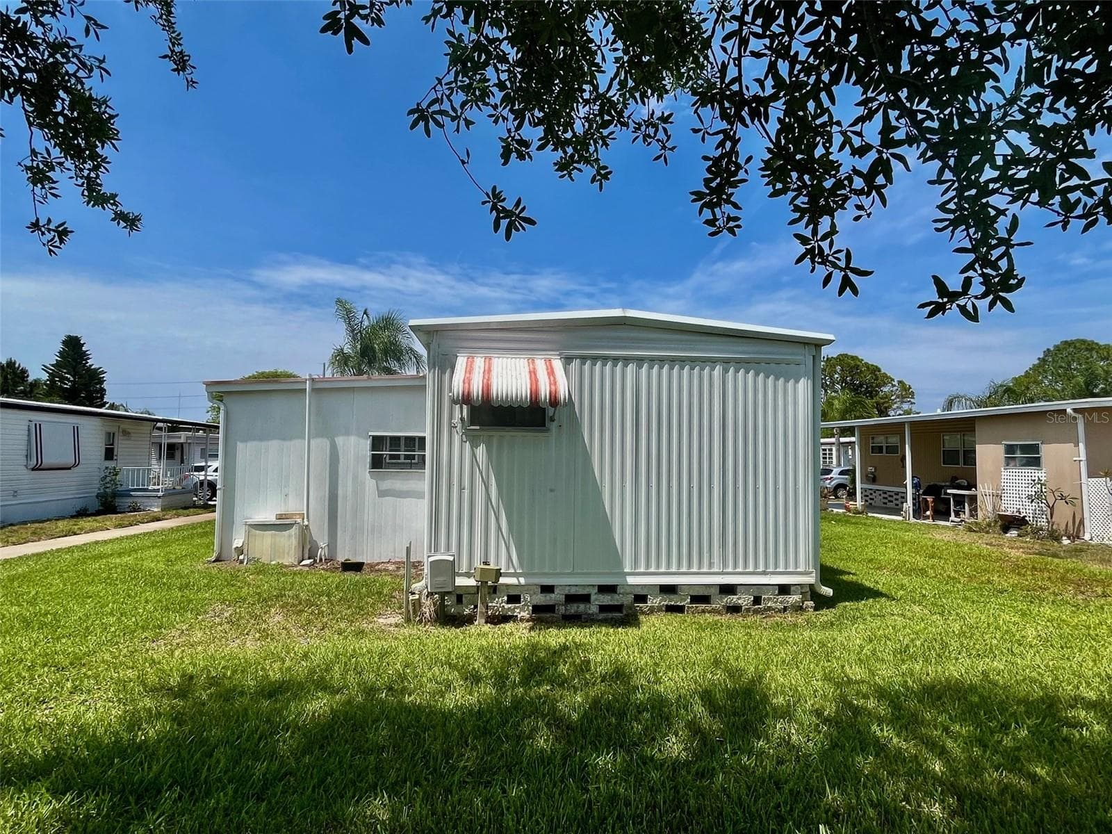 Mobile Home at 130 MELODY LN, TARPON SPRINGS, photo 28 of 47
