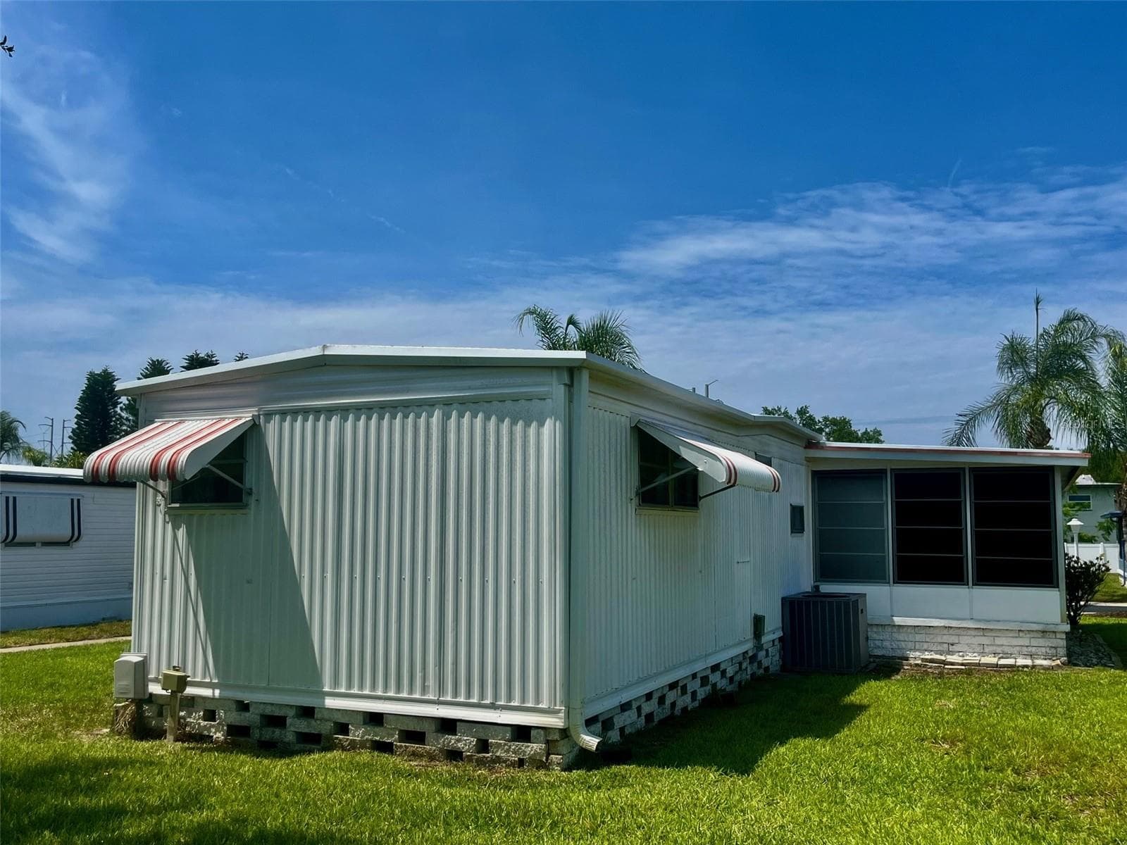 Mobile Home at 130 MELODY LN, TARPON SPRINGS, photo 29 of 47