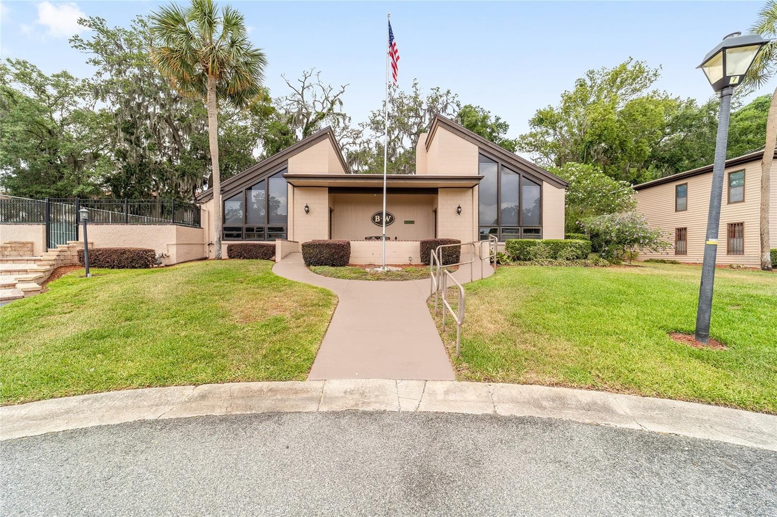 Club house - 2415 NE 7TH ST #8, OCALA