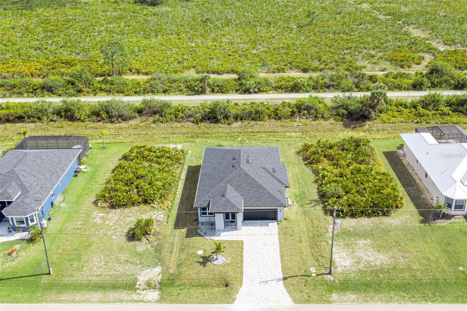 384 BAYTREE DR