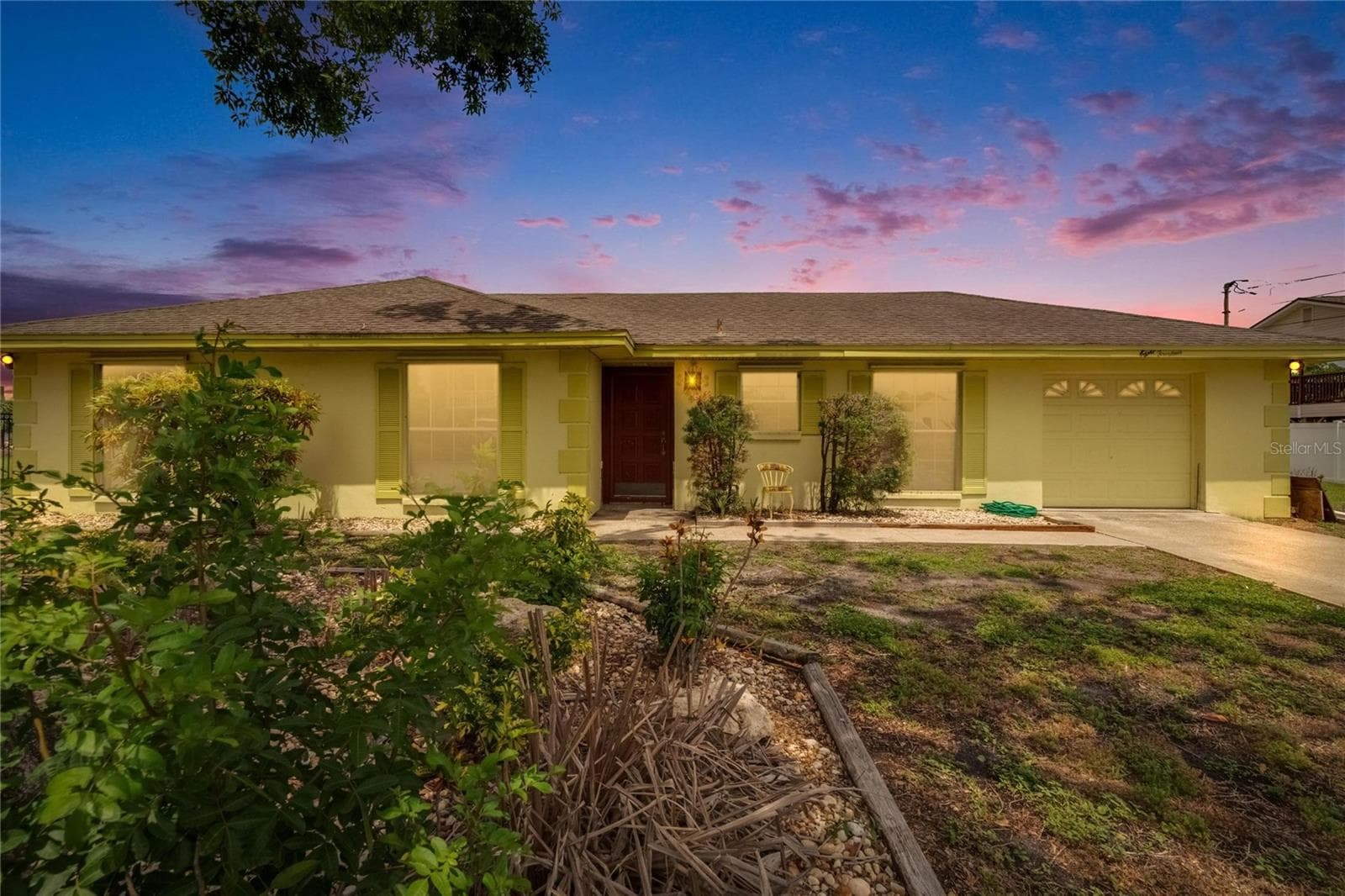 Single Family Residence at 814 SEABREEZE DR, RUSKIN, photo 2 of 38