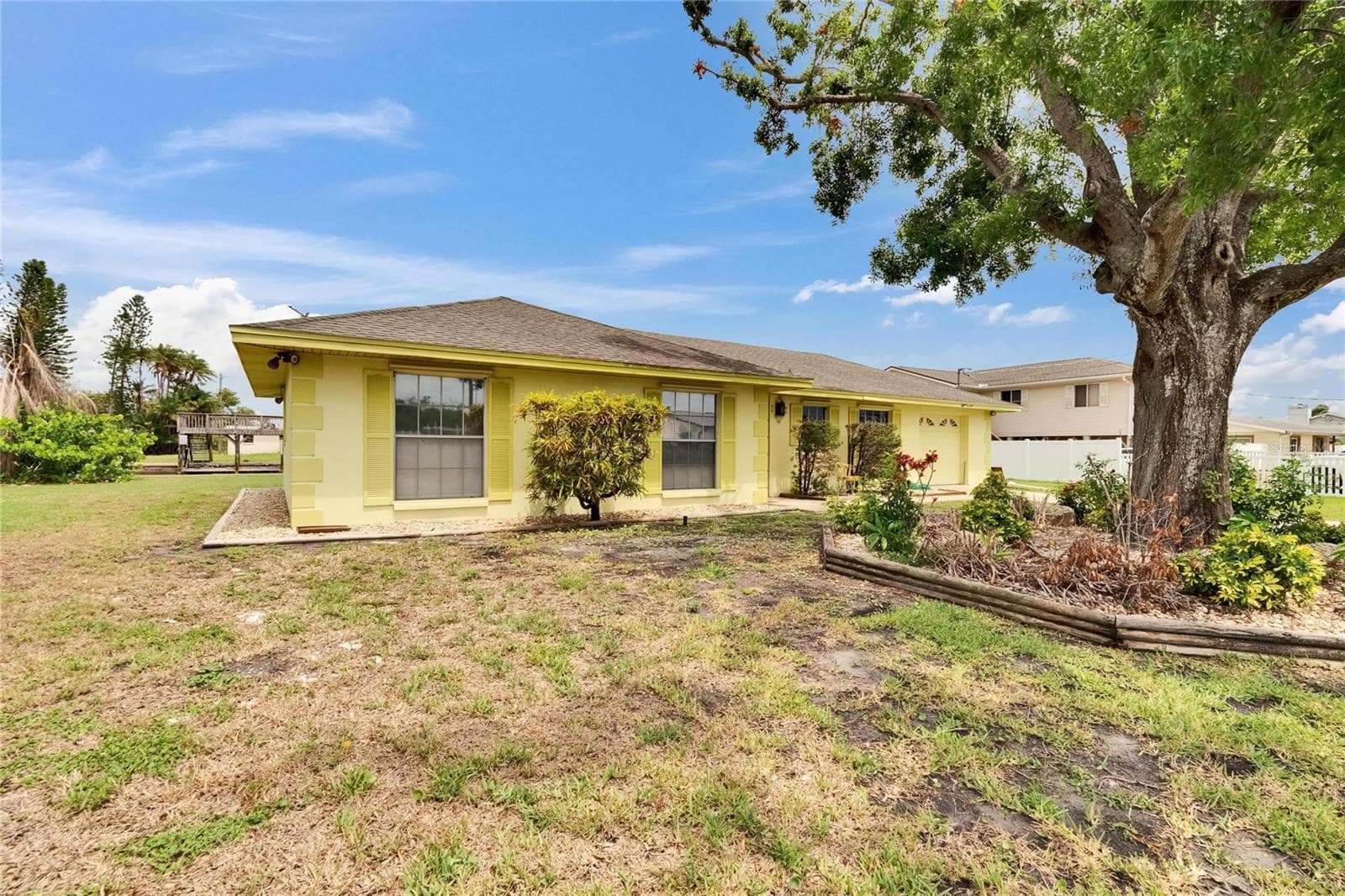 Single Family Residence at 814 SEABREEZE DR, RUSKIN, photo 8 of 38
