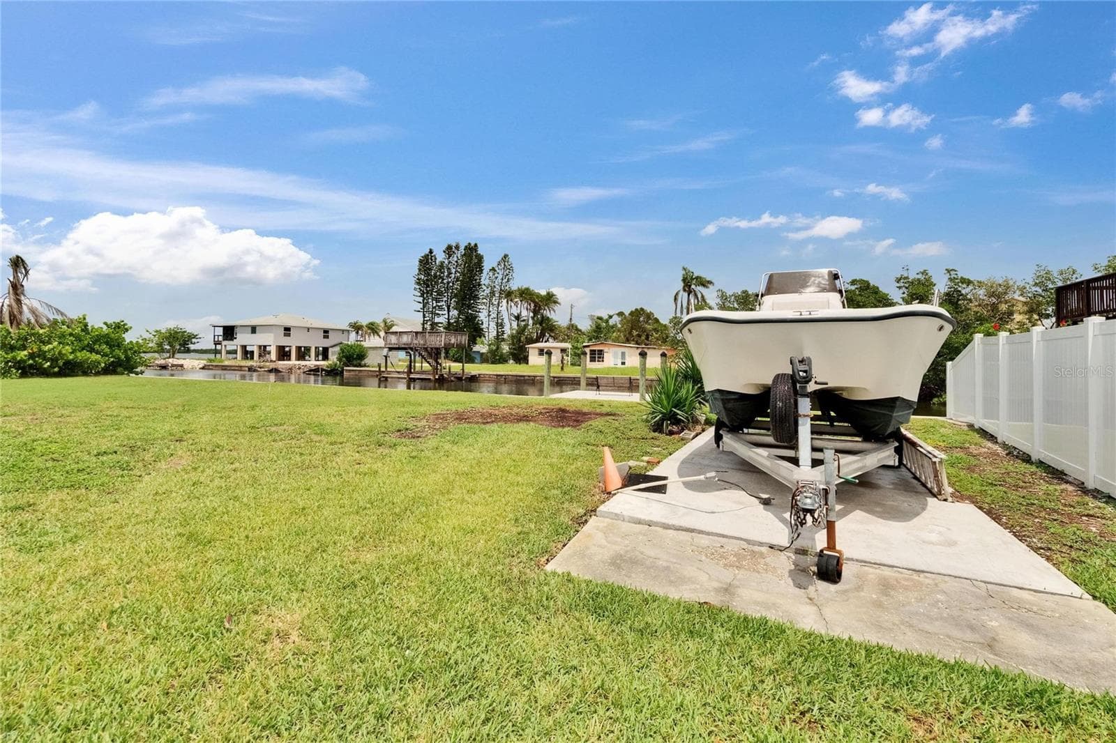 Single Family Residence at 814 SEABREEZE DR, RUSKIN, photo 12 of 38