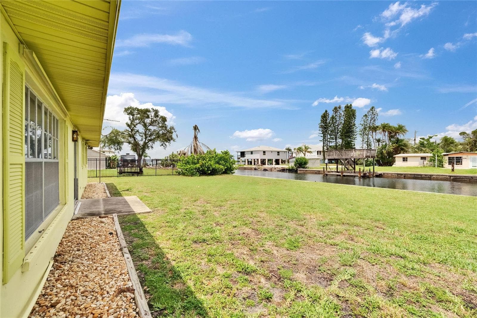 Single Family Residence at 814 SEABREEZE DR, RUSKIN, photo 15 of 38