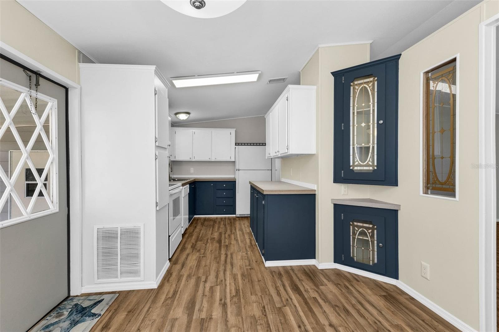 Manufactured Home at 503 MADONNA, NORTH PORT, photo 2 of 18