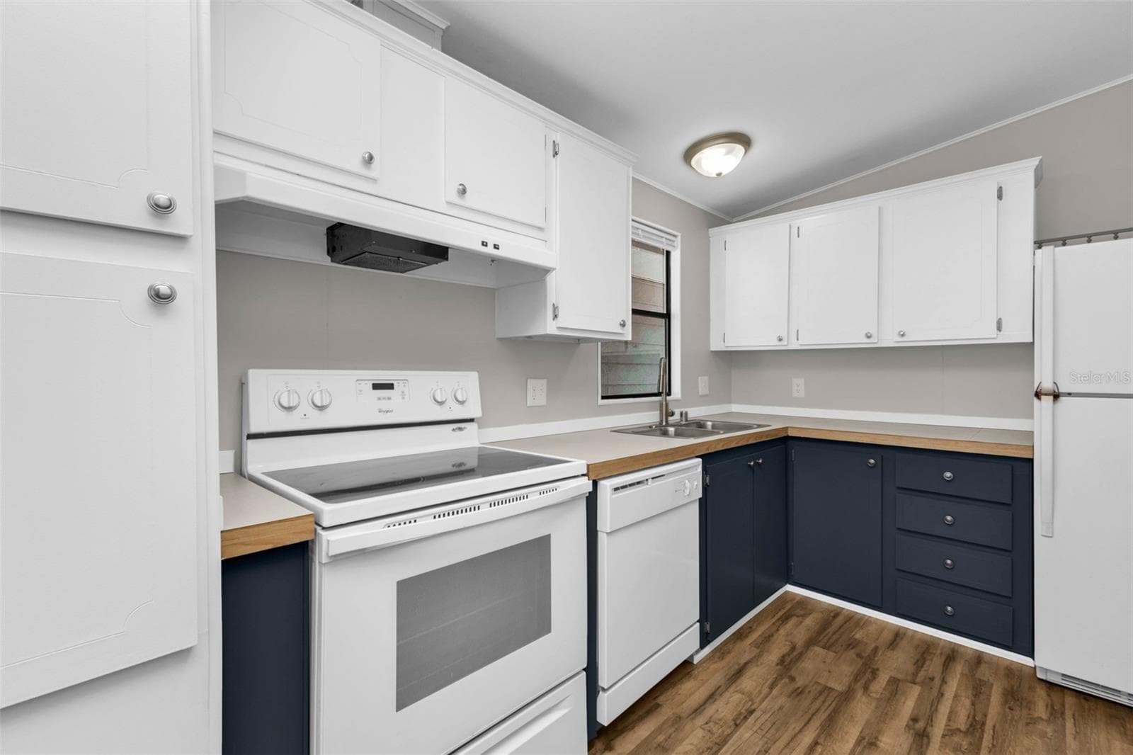 Manufactured Home at 503 MADONNA, NORTH PORT, photo 5 of 18