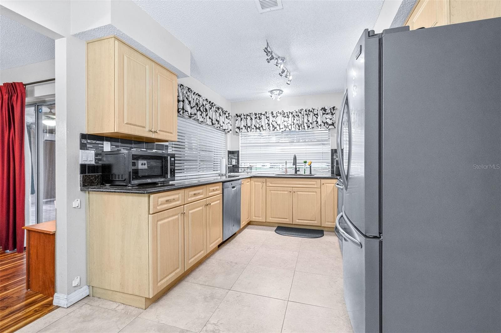 Kitchen - 8441 BRAGANZA ST, SPRING HILL
