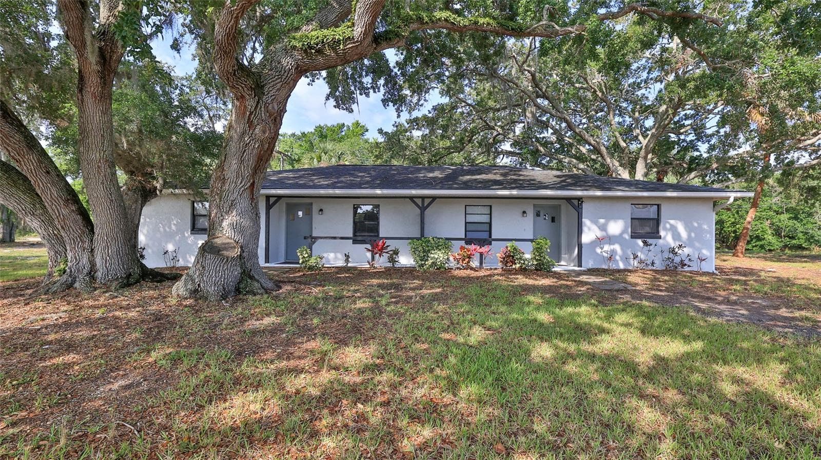 1802 N FERN PALM DR