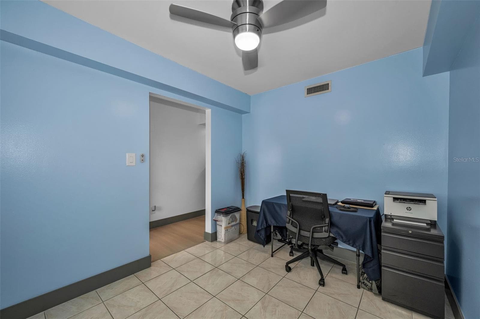 Bonus room with options, office, dining room, third bedroom etc. - 5400 PARK ST N #303, ST PETERSBURG