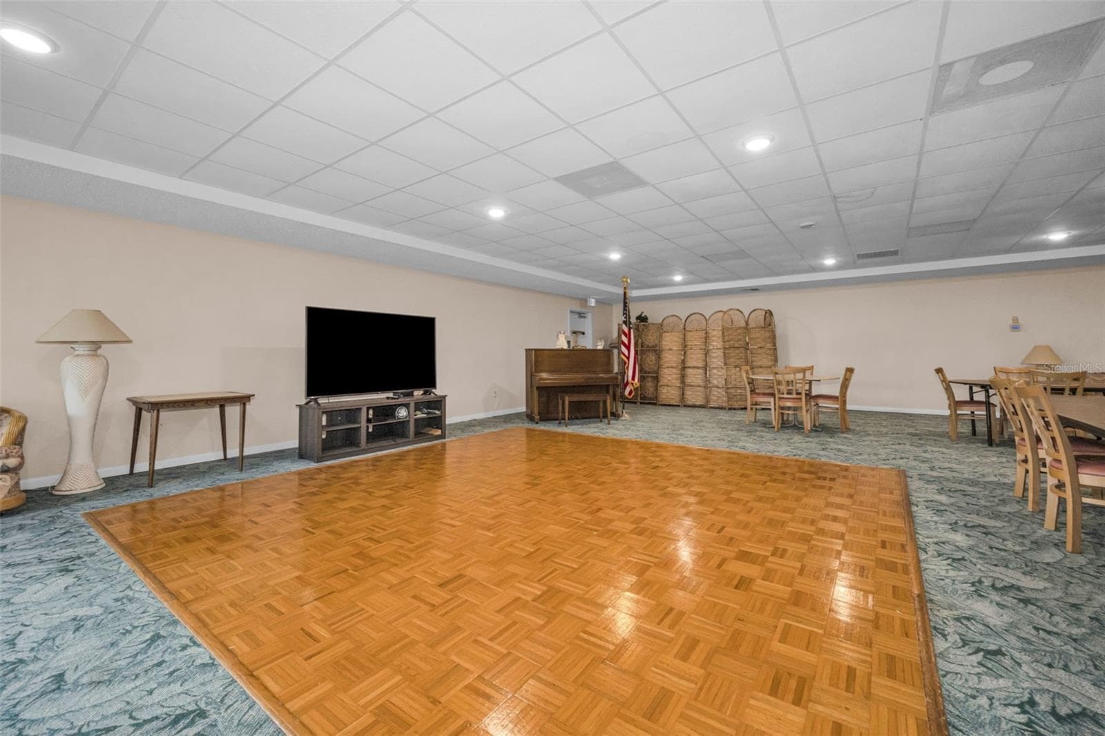 Let's do a little dancing! - 5400 PARK ST N #303, ST PETERSBURG