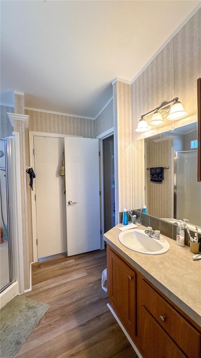 Master Bathroom with Linen Closet - 1503 ALBY DR #lot 70, APOPKA