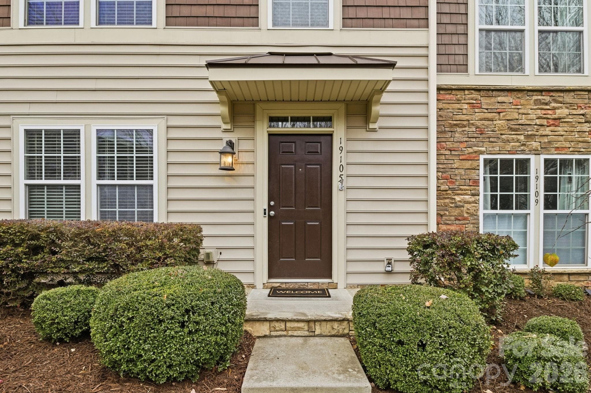 Townhouse at 19105 Chandlers Landing Drive, Cornelius, photo 2 of 36