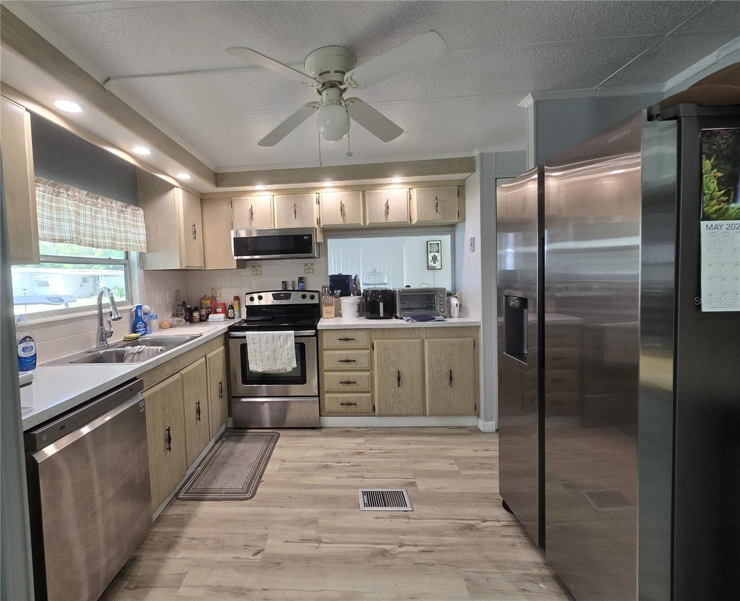 kitchen - 2011 OAK GROVE DR #39, ZELLWOOD