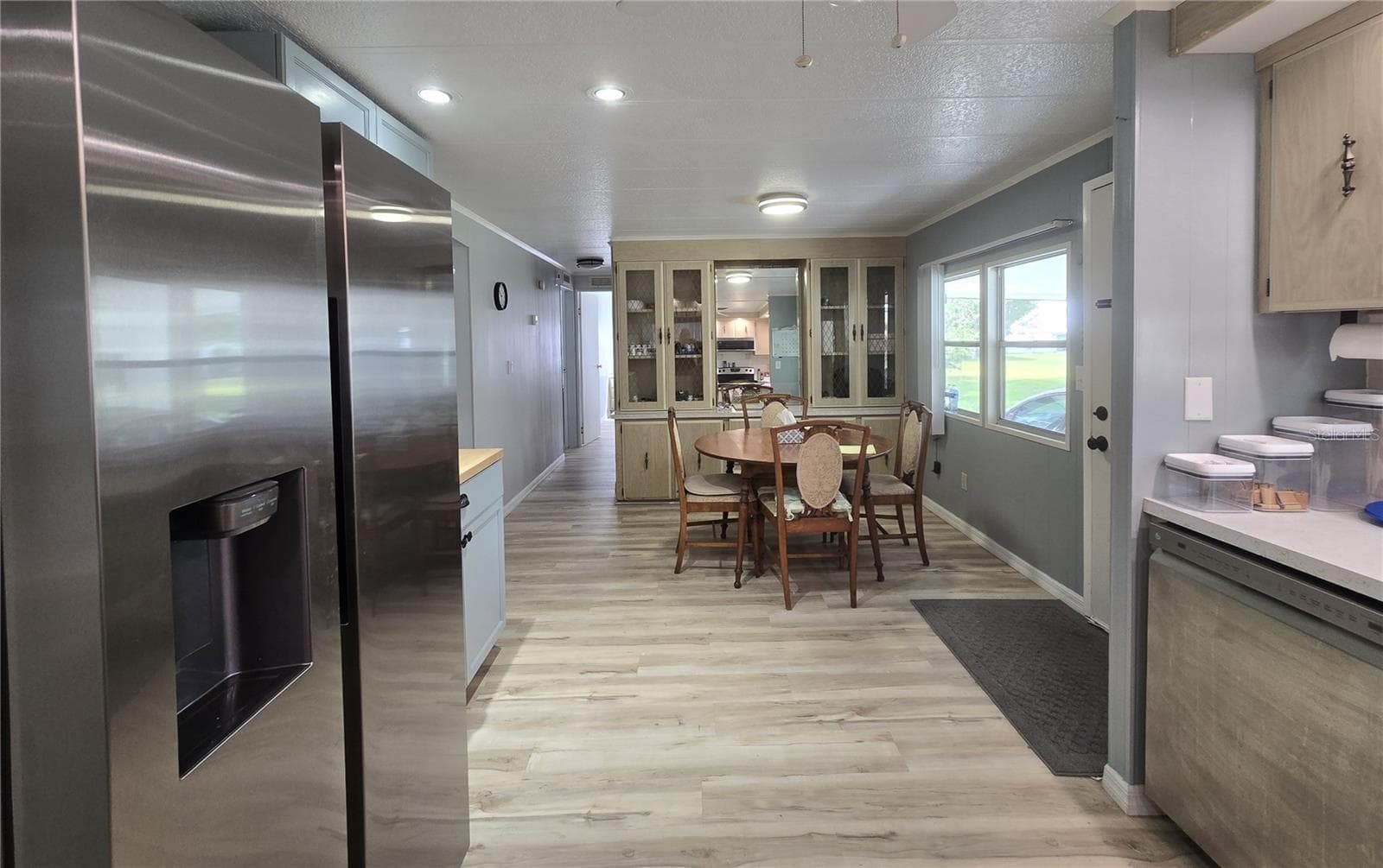 kitchen to dining - 2011 OAK GROVE DR #39, ZELLWOOD