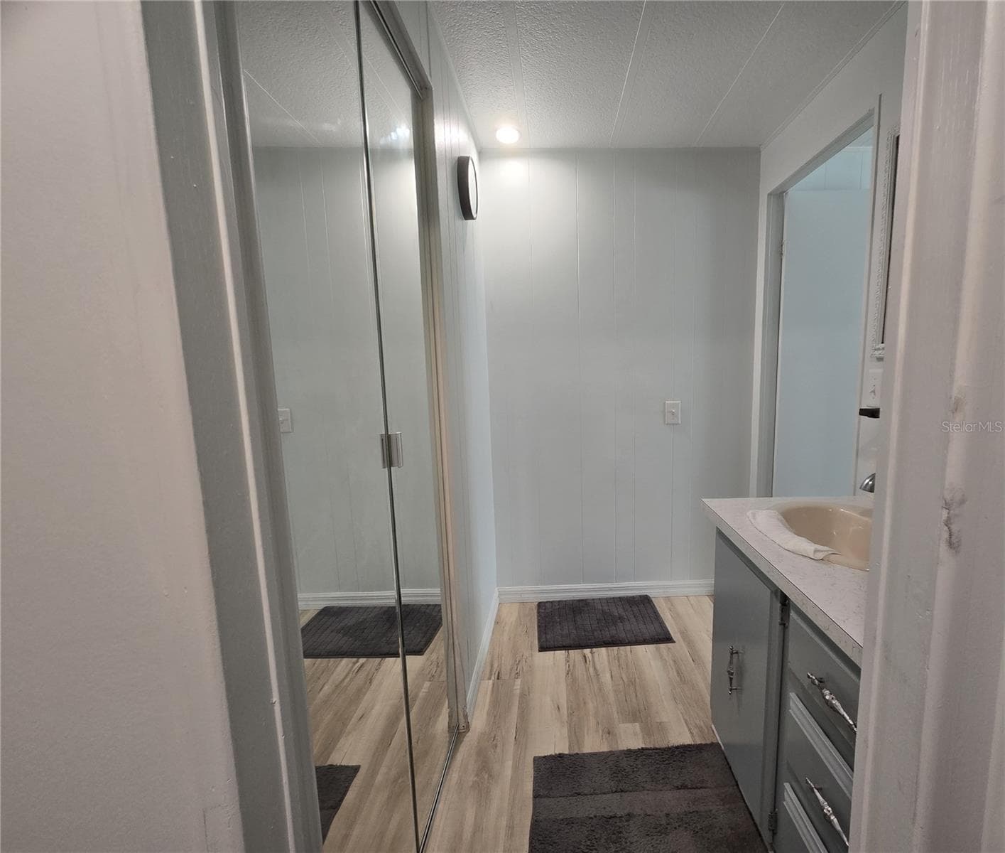 primary bat - 2011 OAK GROVE DR #39, ZELLWOOD