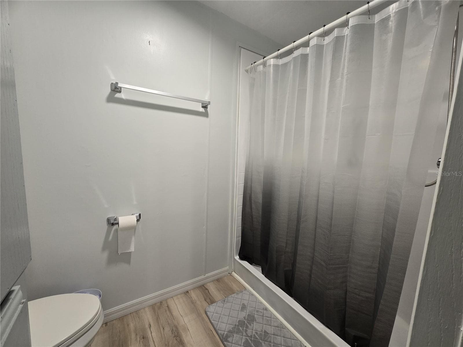 primary bath - 2011 OAK GROVE DR #39, ZELLWOOD