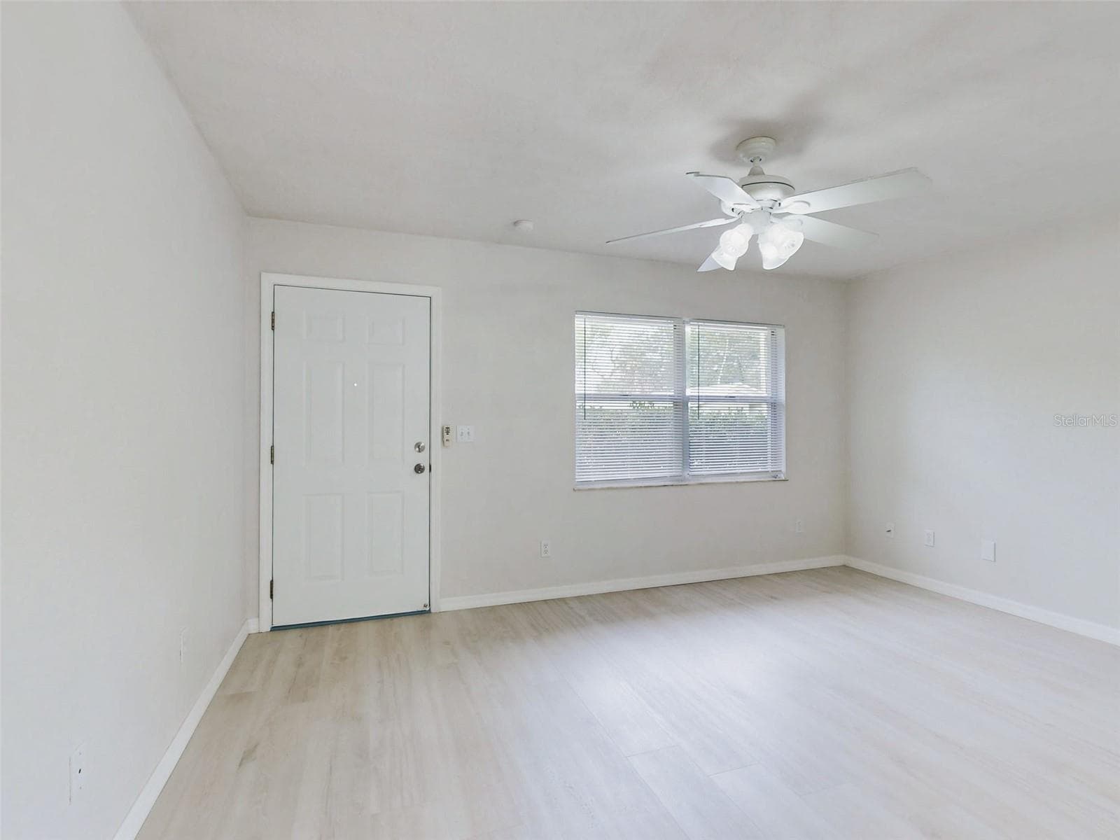 Single Family Residence at 111 VALENCIA DR, EDGEWATER, photo 4 of 81