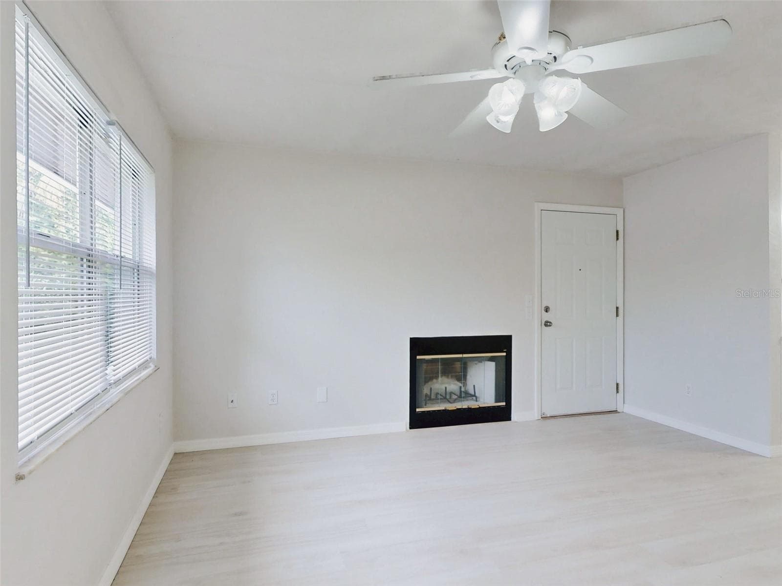 Single Family Residence at 111 VALENCIA DR, EDGEWATER, photo 6 of 81