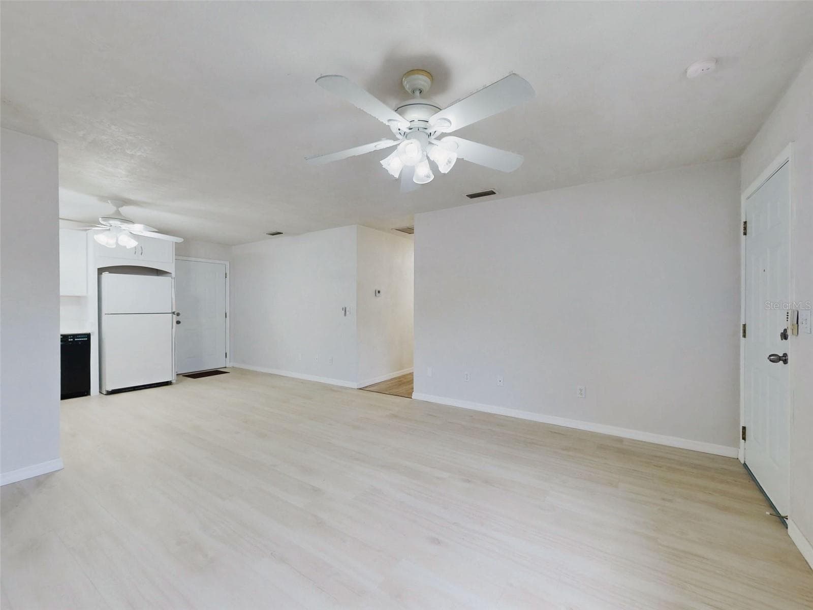 Single Family Residence at 111 VALENCIA DR, EDGEWATER, photo 7 of 81