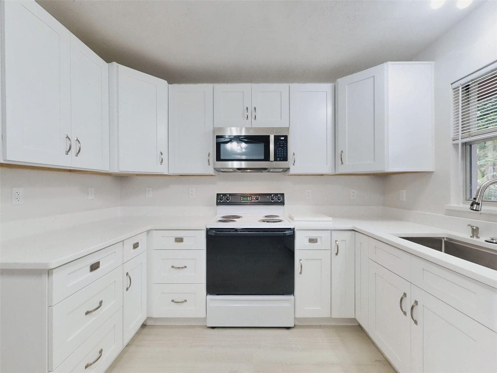 Single Family Residence at 111 VALENCIA DR, EDGEWATER, photo 11 of 81