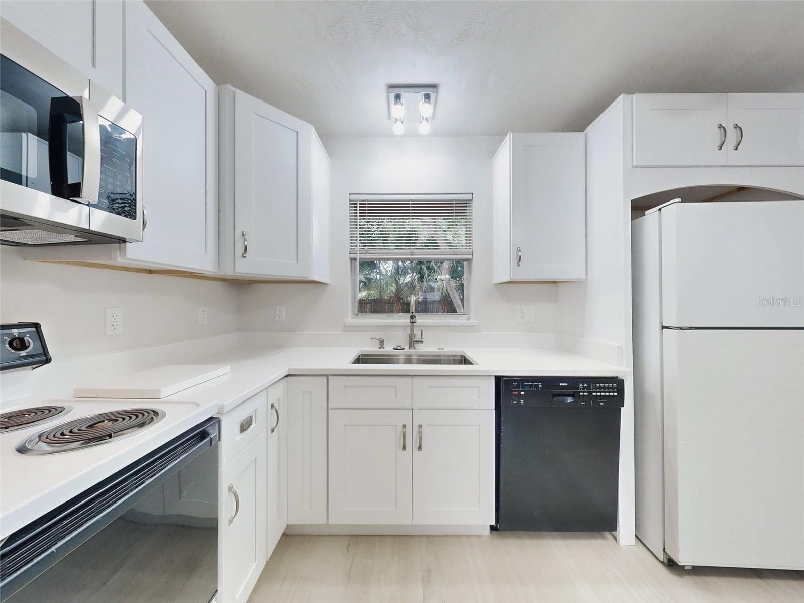 Single Family Residence at 111 VALENCIA DR, EDGEWATER, photo 13 of 81